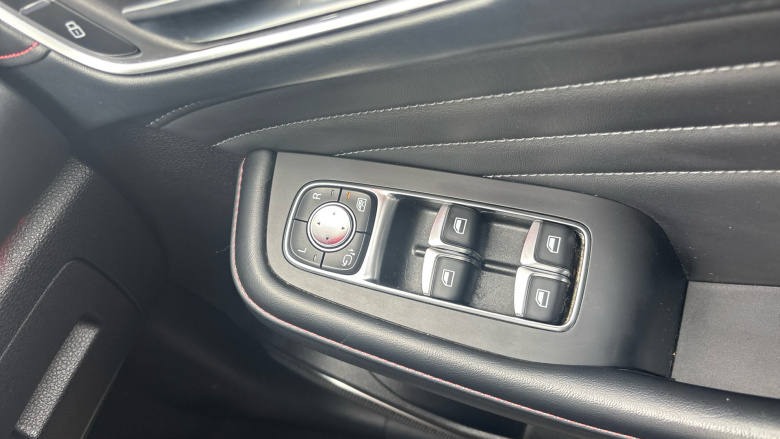 MG Hs 1.5 T-GDI Exclusive 5dr DCT Petrol Hatchback